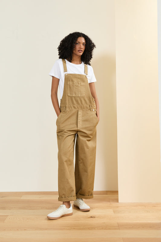 Salopette con t-shirt